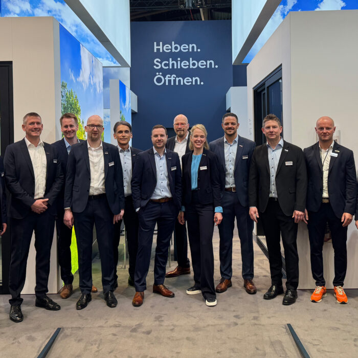 SCHMIDT Team auf dem Messestand der Fensterbau Frontale 2026 in Nürnberg