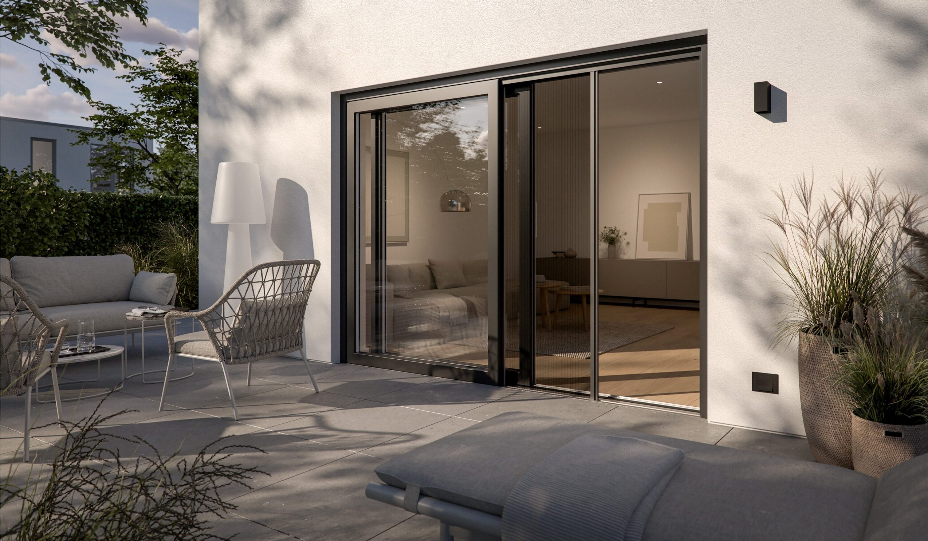 Außenansicht des InScreen Insektenschutz beim Übergang zur Terrasse